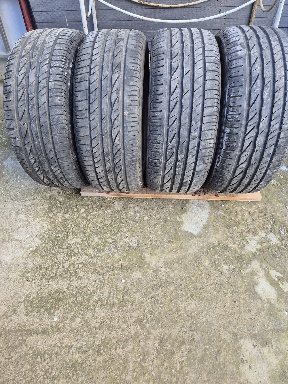 Anvelope Bridgestone 215/45/16