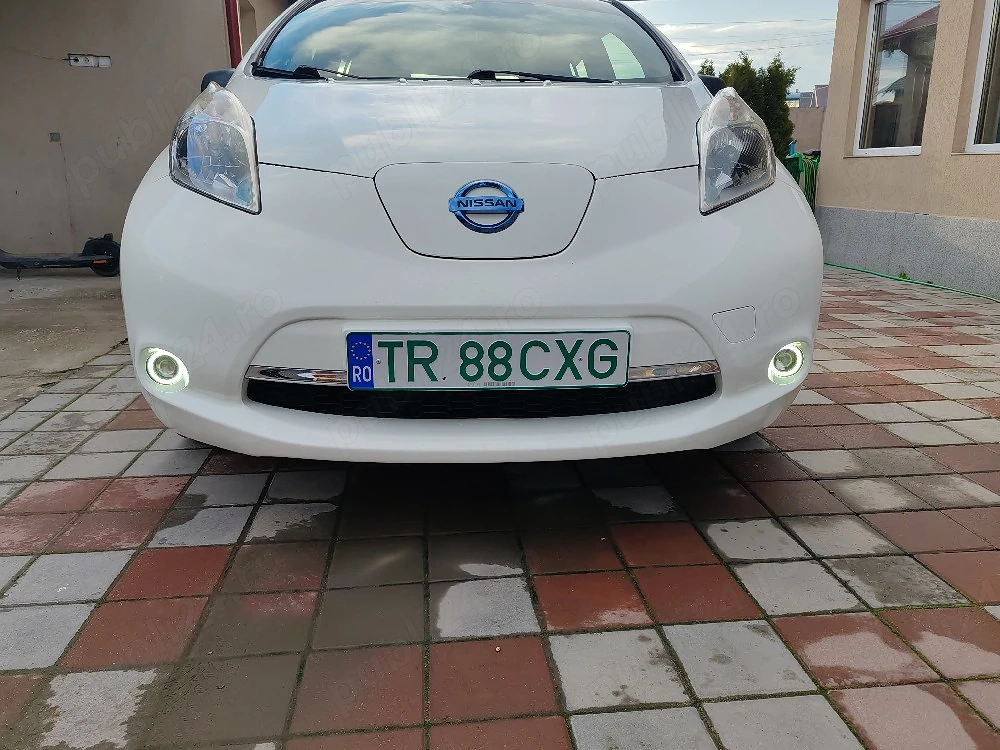 Nissan leaf electric 