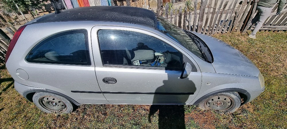Dezmembrez  Vând opel corsa C 1.3 CDTI