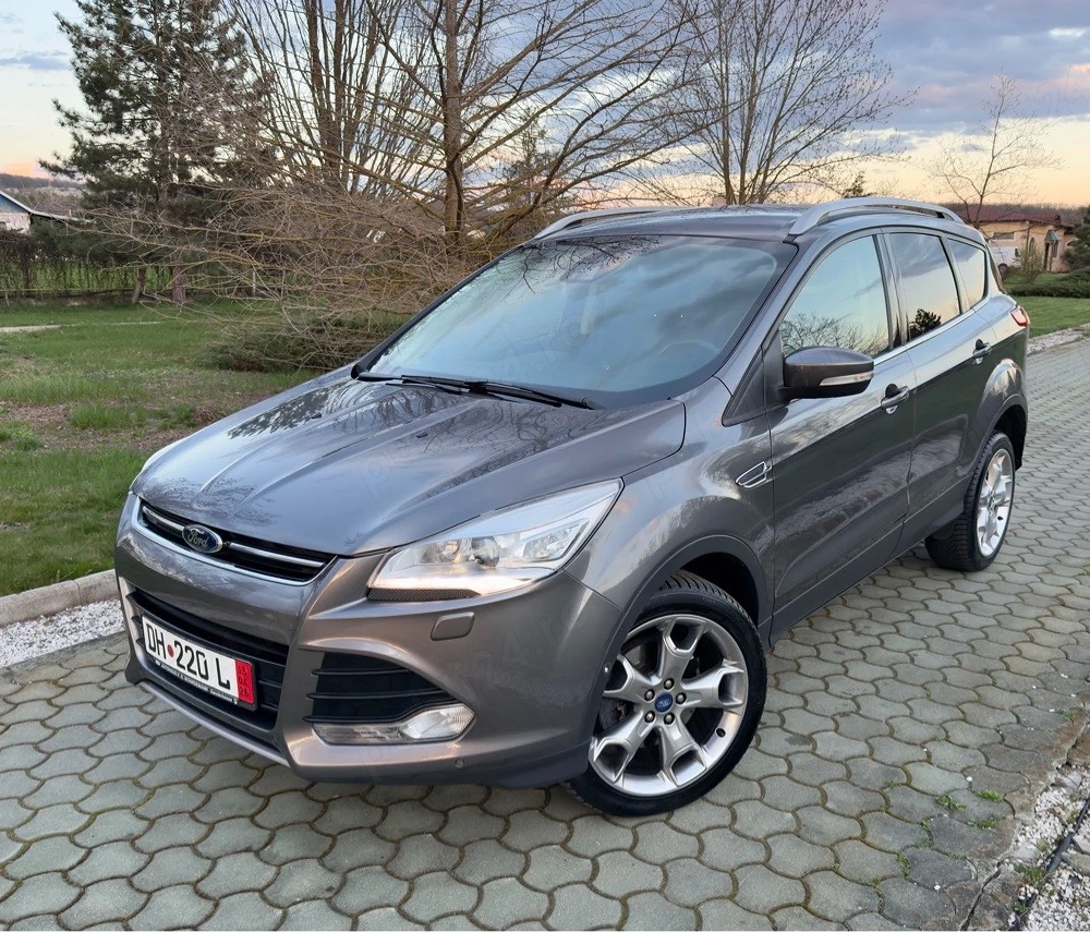 Ford Kuga 2.0 D 163 CP 4x4 extra dotari,stare excelenta.distronic semi piele import Germania