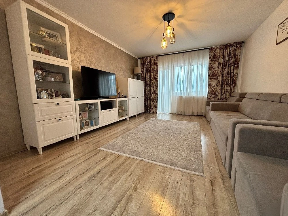 Apartament spațios cu 5 camere - Vlaicu, strada Poetului