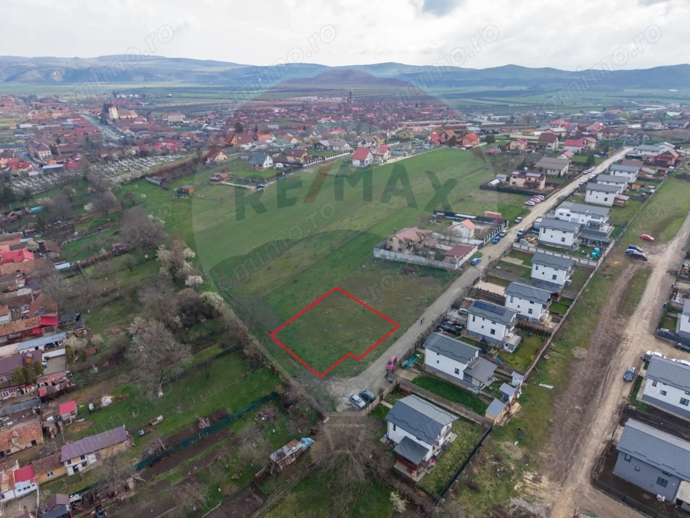 Teren intravilan cu vedere panoramică, utilități si poziție excelentă!