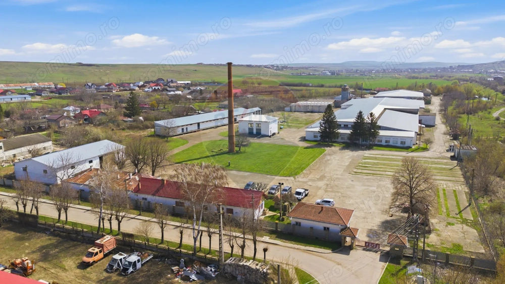 Spațiu industrial 4.4Ha Teren și 15.000mpc - Zona Industrială - Hârlău