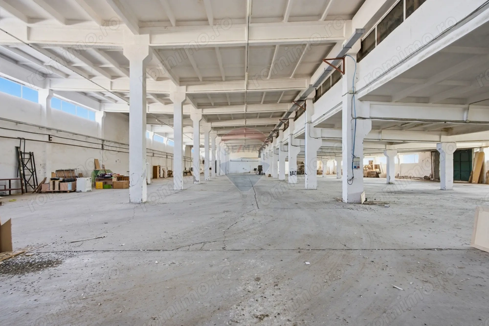 Spațiu industrial 4.1Ha Teren și 12.000mpc - Zona Industrială - Hârlău