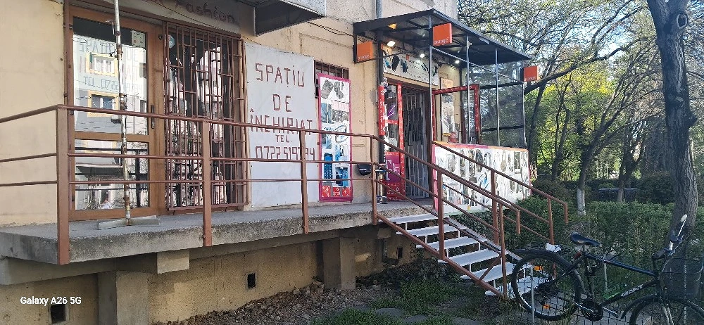 Inchiriez spatiul comercial