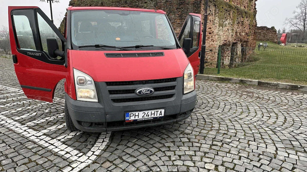 Vând Ford tranzit 8 + 1