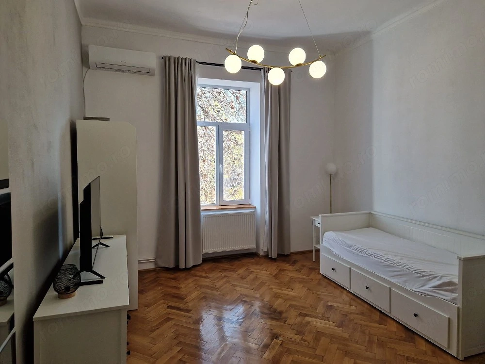 Apartament frumos, Complexul Studențesc 