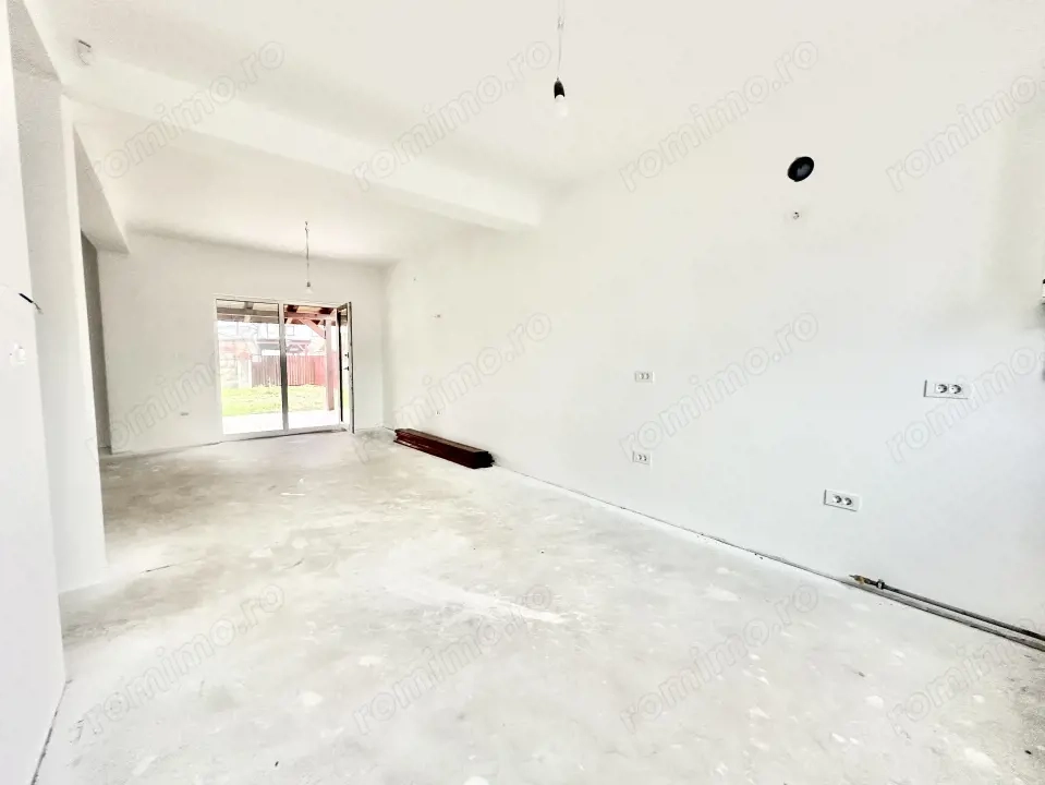 Duplex 4 camere - 2 bai - Teren 400 mp - Mosnita