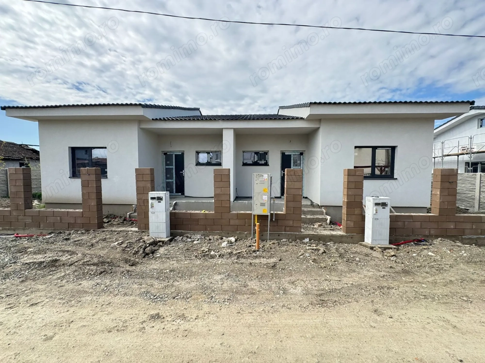 Duplex pe parter langa Carrefour toate utilitatile