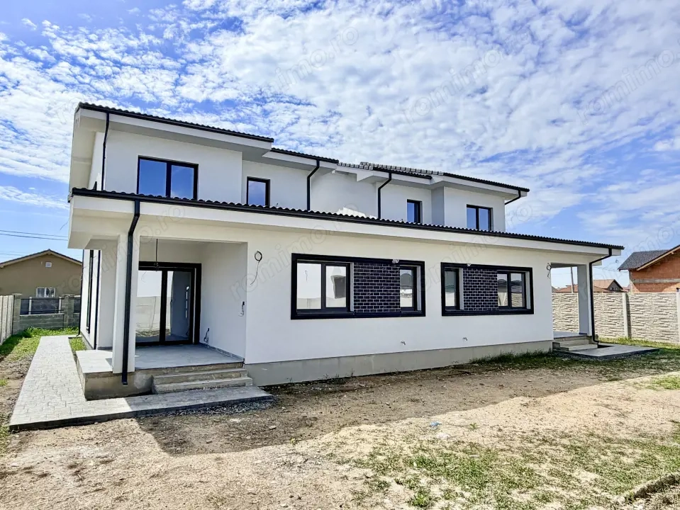 Duplex spatios despartit prin camera tehnica - 110 mp utili - 4 camere - Mosnita