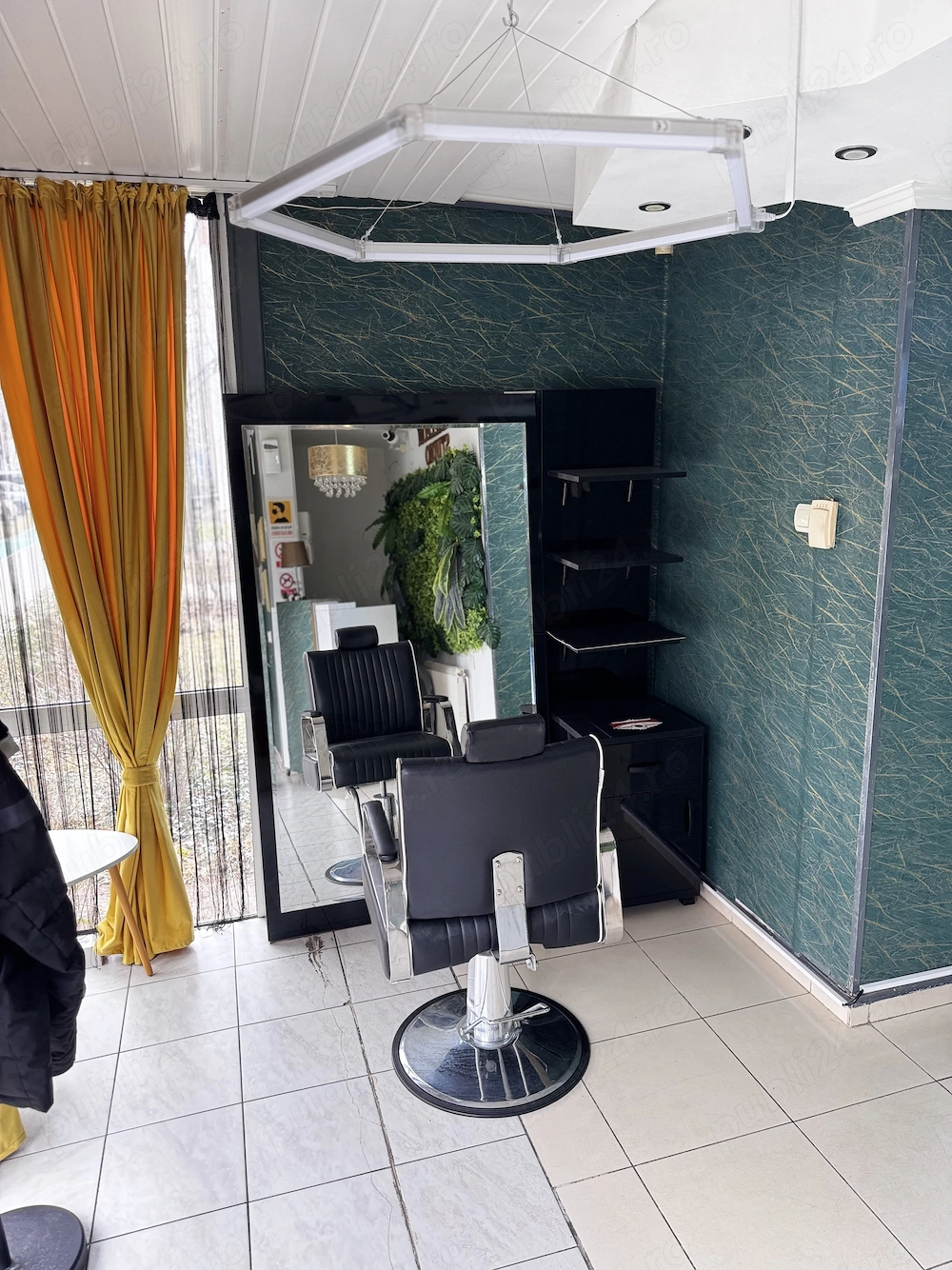 Închiriez post de frizerie Pitești 