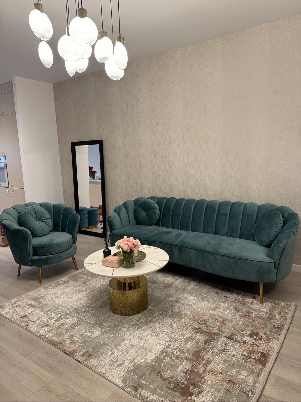 canapea si fotoliu chesterfield