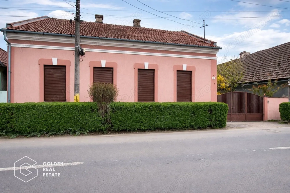 Casa D+P, cu piscina si teren 680 mp, Lipova, comision 0%