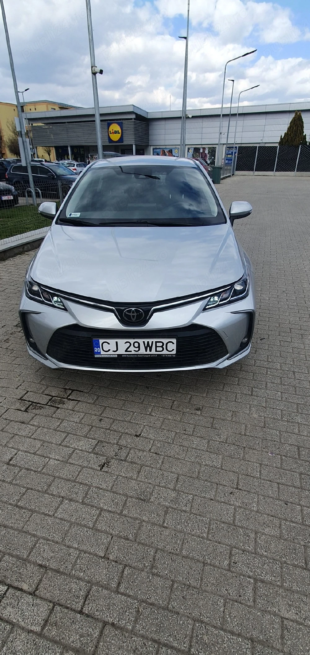 Vând Toyota Corola berlină