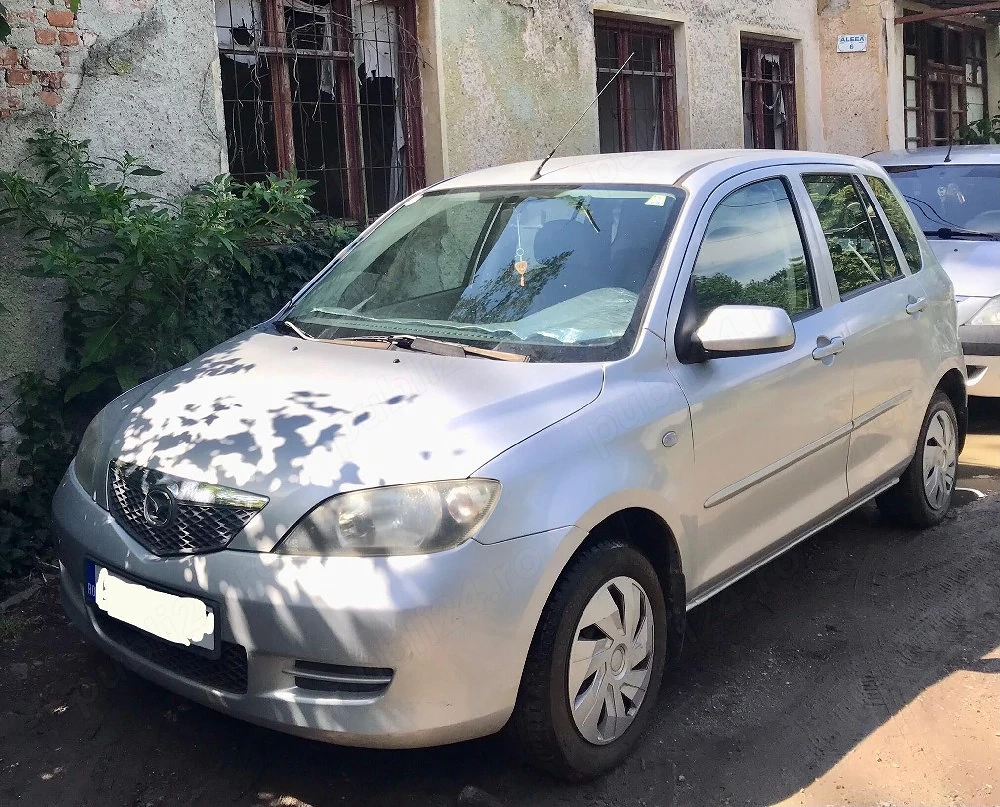 Vand Mazda 2 Benzina 2005