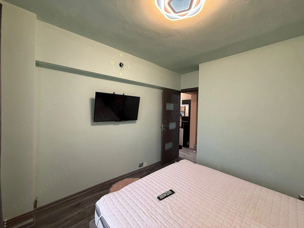 Proprietar   Închiriez apartament ultracentral Bulevardul Decebal, Deva   Disponibil din 20 Decembri