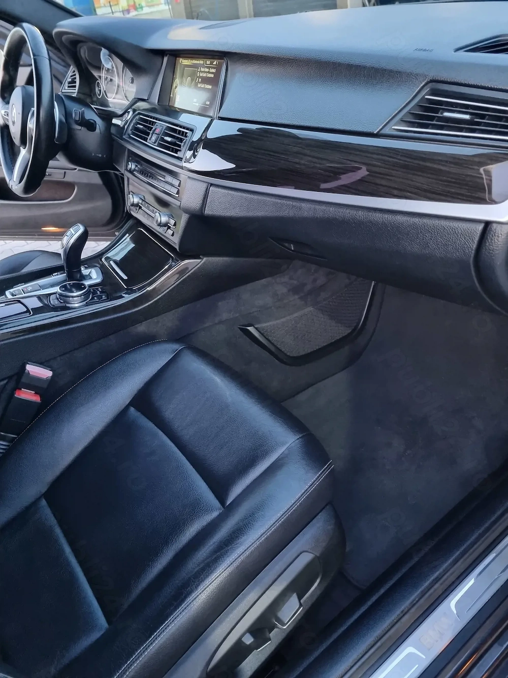 BMW Seria 5 520d Aut. Luxury Line