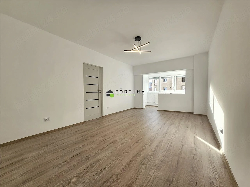 Apartament 2 camere, renovat total, pe str. Toamnei, in Centrul Civic