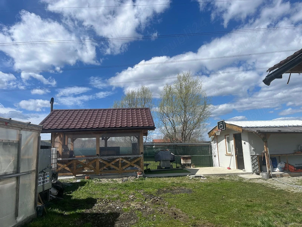 teren cu anexe de vanzare