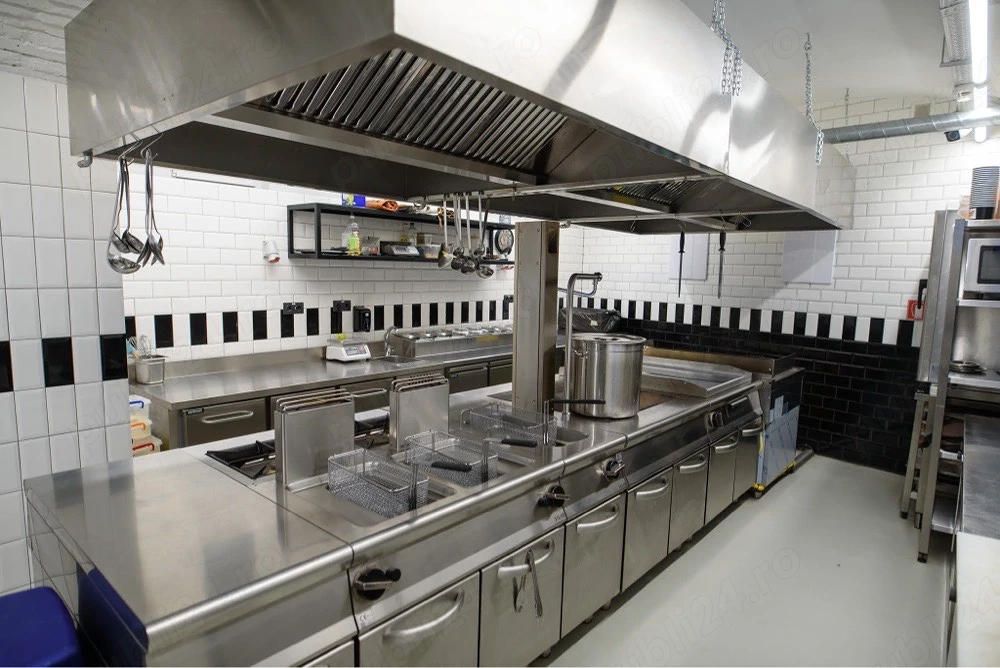 Bucătar de linie in centrul Clujului