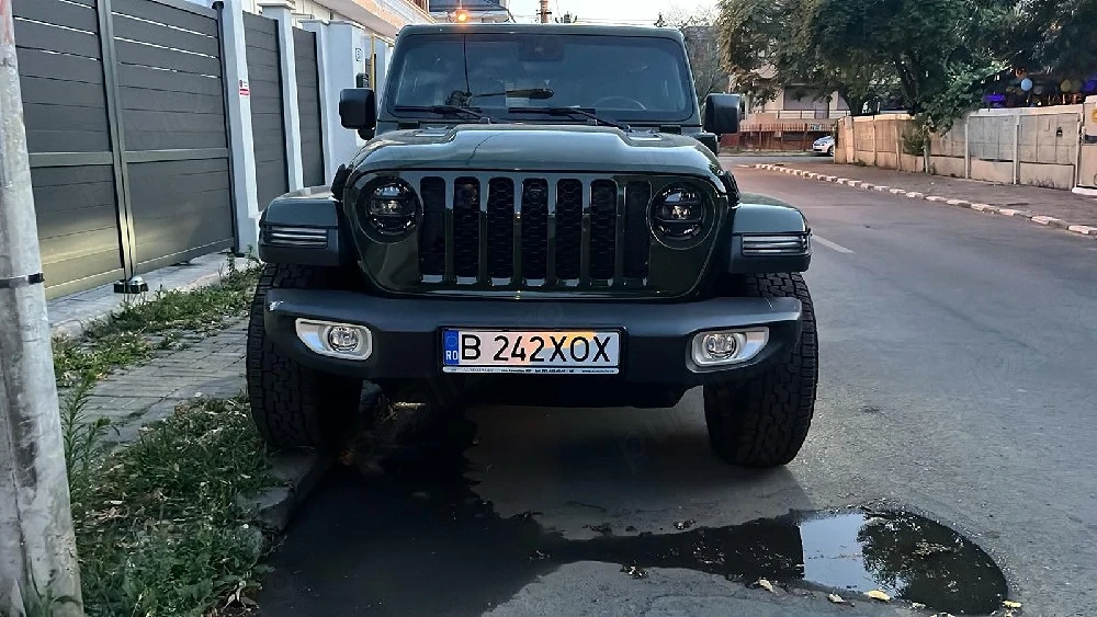 Jeep Wrangler Sahara 4xe - culoare sarge green,  stare noua