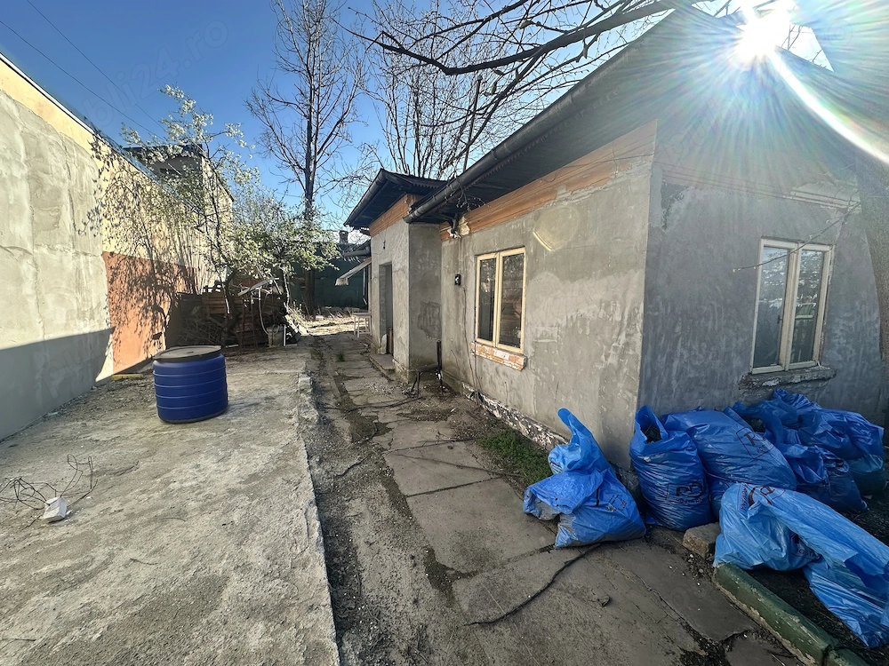 Casa batraneasca cu teren rahova sector 5