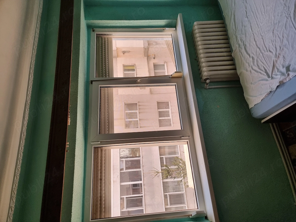 Vând termopane REHAU pentru balcon și dormitor 