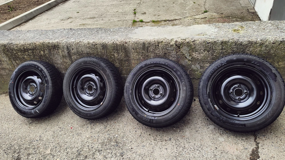 Roti de iarna aproape noi folosite maxim 500 km / 185 65 R15