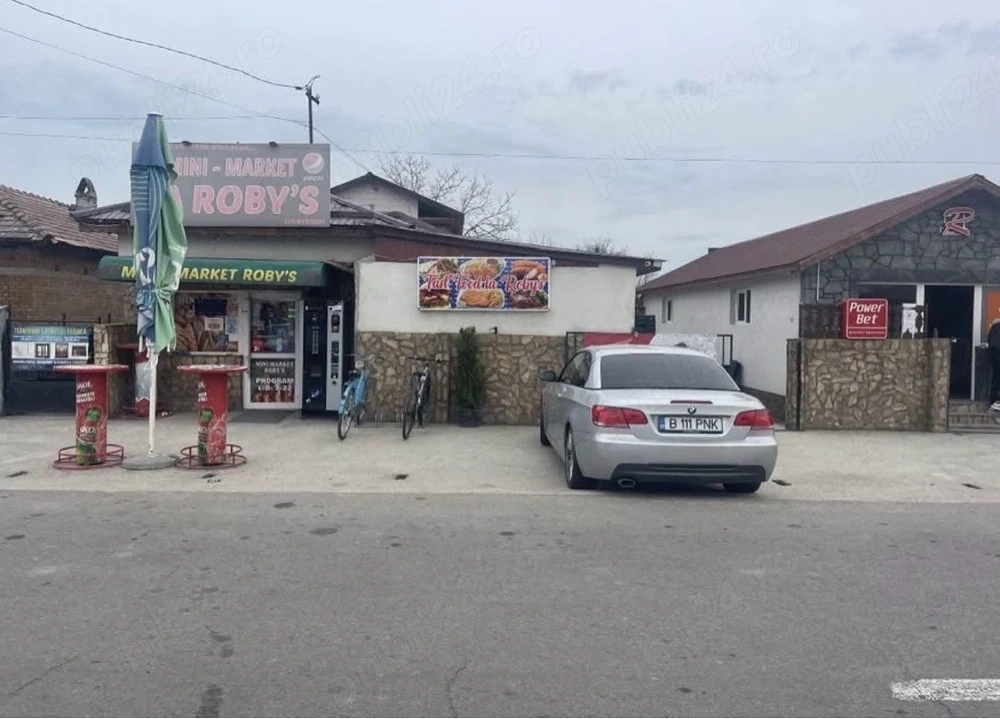 Se vand  3 spatii comerciale + casa la rosu 