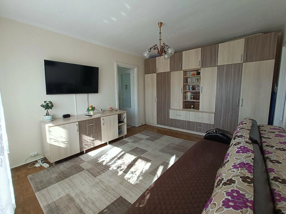 Vând apartament zona Govandari