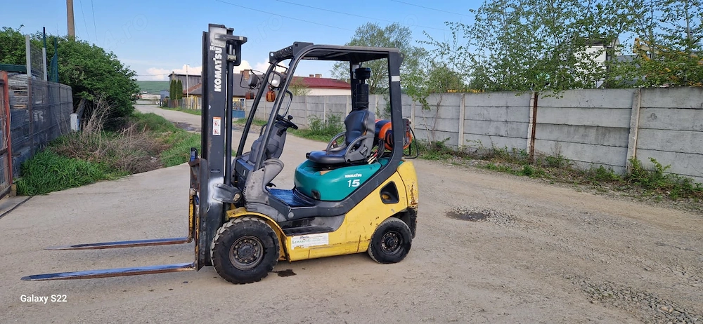 Vând stivuitor Komatsu