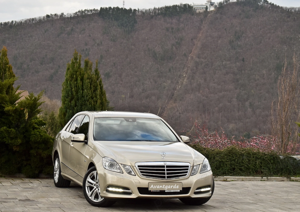 E 220CDI   AVANTGARDE BlueEFFICIENCY EURO5 Face-lift 2011 Piele Cutie Automata 170.000Km reali!!!