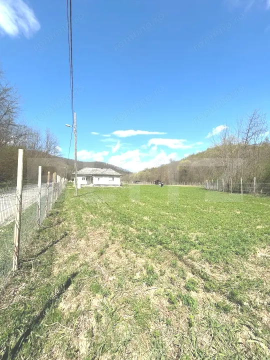 Casa de vanzare, 2 camere, 79 mp - Valea Garboului