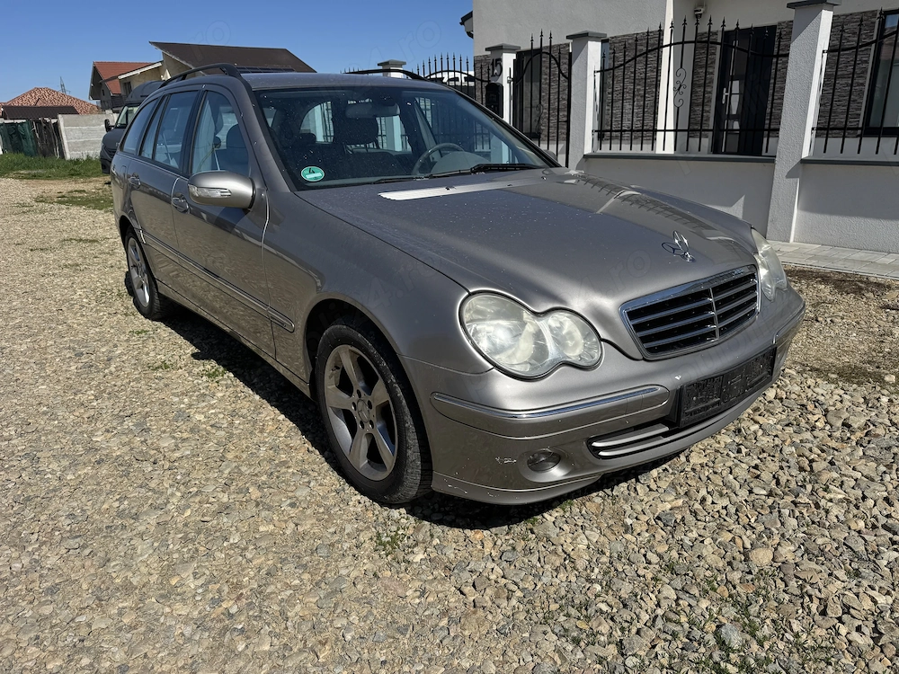 Dezmembrez Mercedes C-class 2006 2.2 cdi