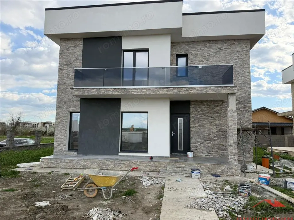 Vila P+1 de vanzare in Focsani - Nord 4 dormitoare, 3 bai , 160.000 euro
