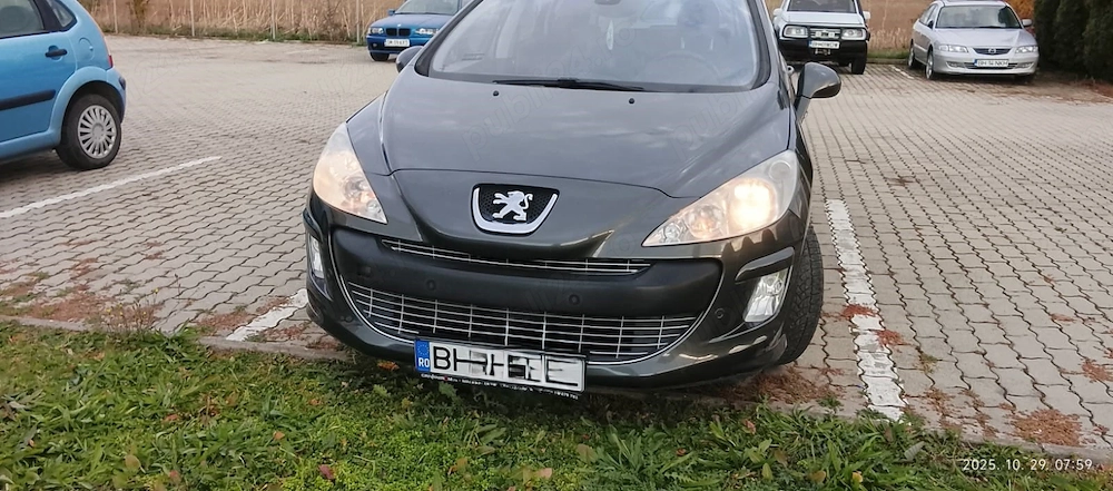 Peugeot 308 ,an 2009 motor benzina 1.6 ,120 cp ,241.000 km.