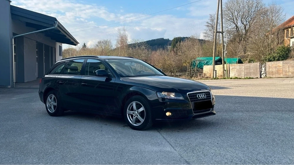 Audi A4 Ambition 2.0TDI 136 cp  *Navigație *Senzori parcare *Alarmă