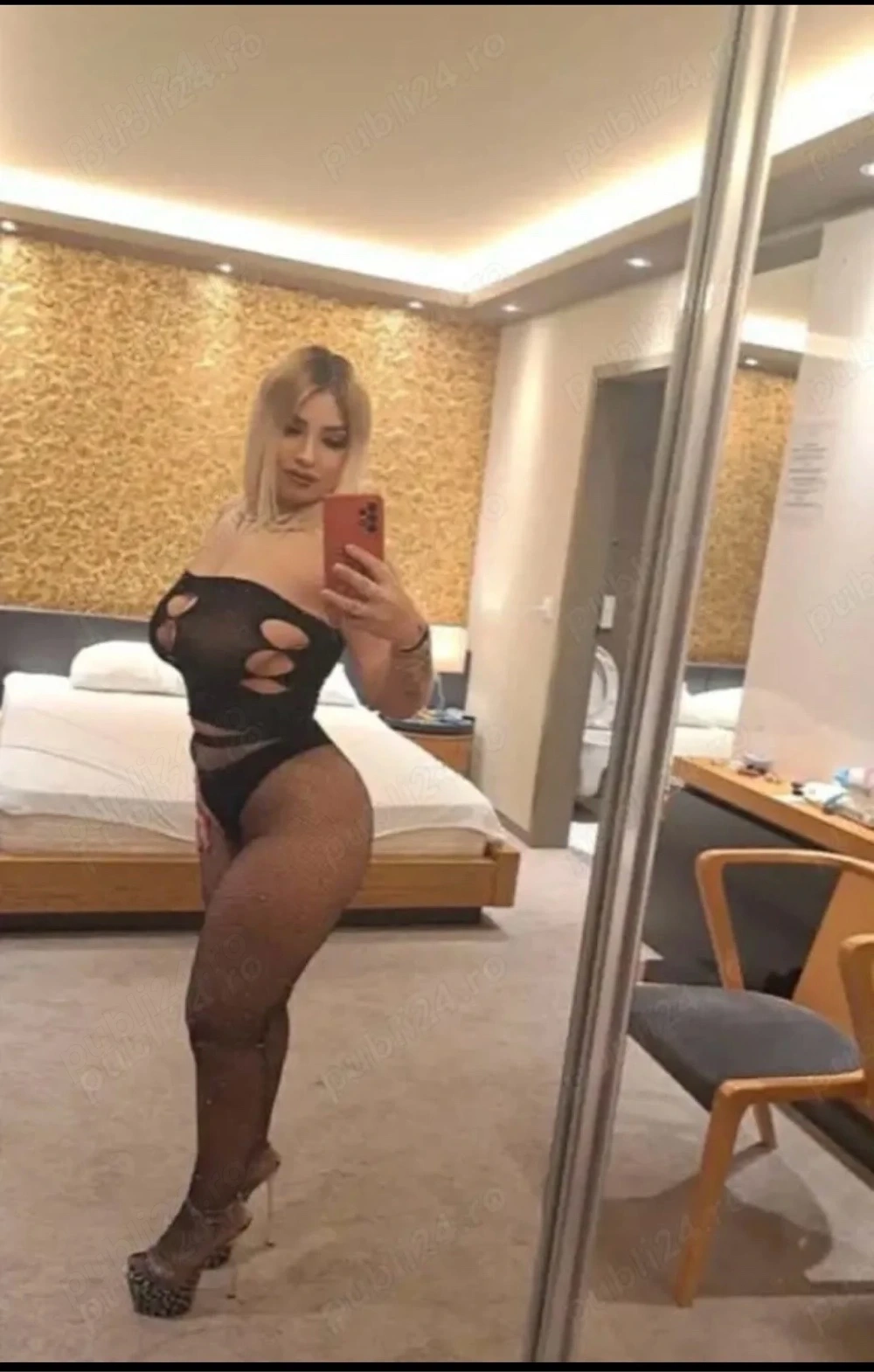 Servicii fara graba! blonda 19 ani! Studenta.