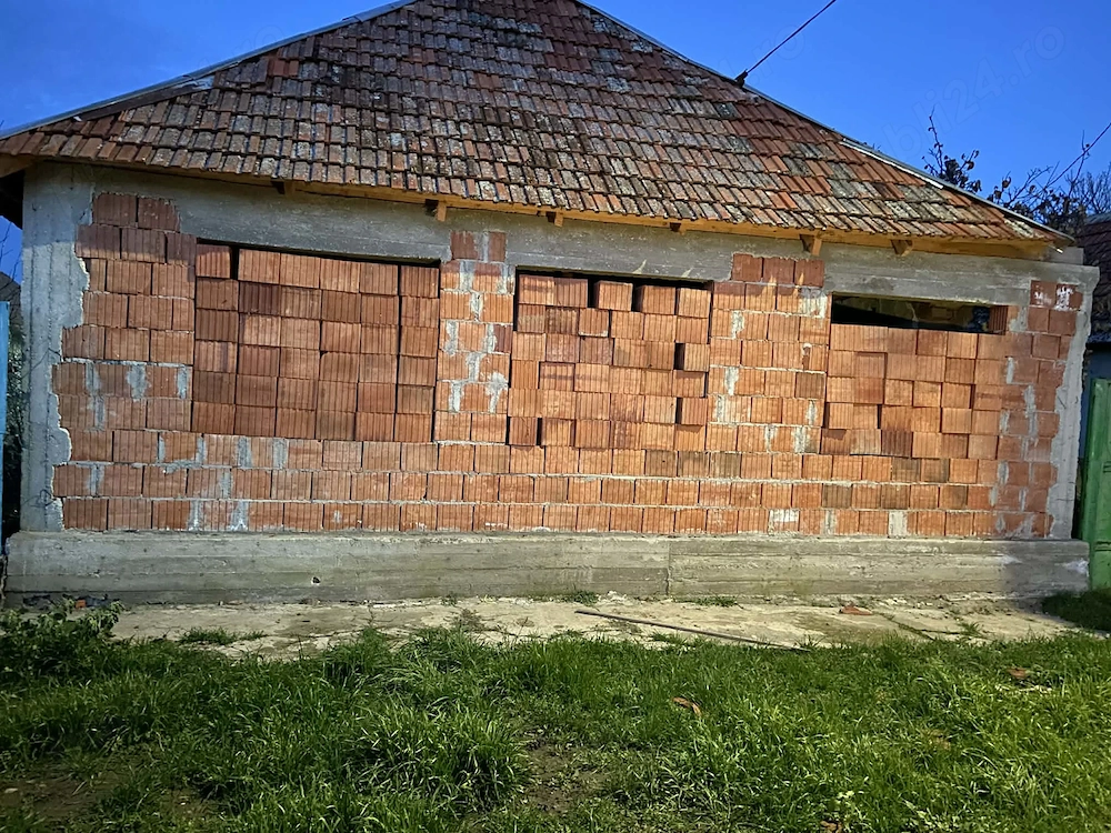 Casă de vânzare preț 9000  negociabil 