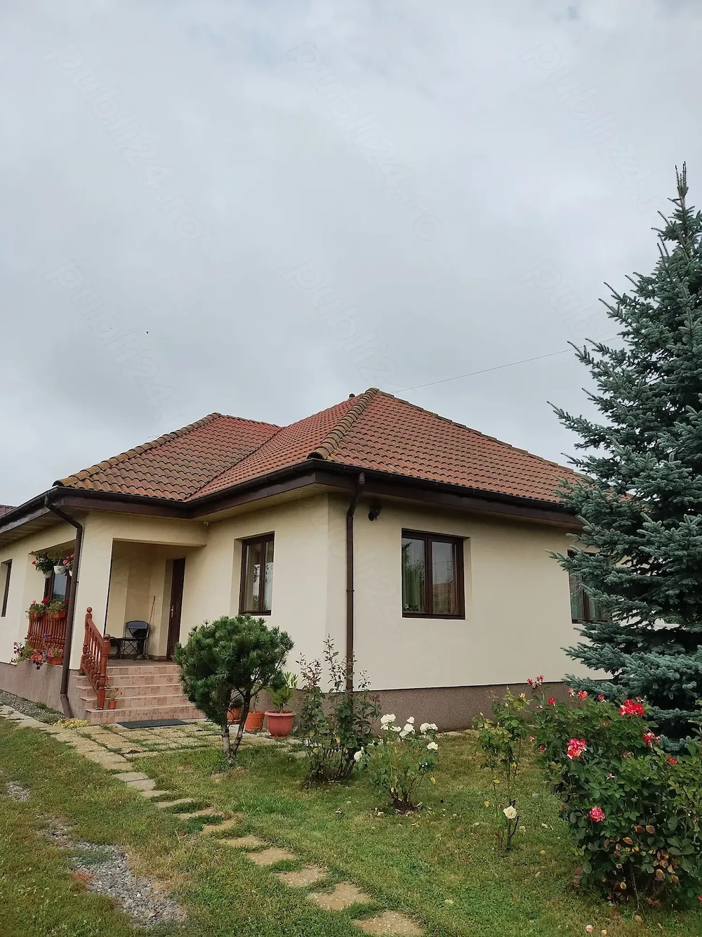 Vând casă în Cristești 