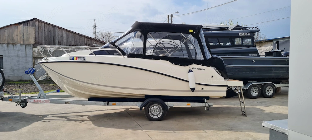 Barca Quiksilver 555 cm + motor 115 CP + peridoc