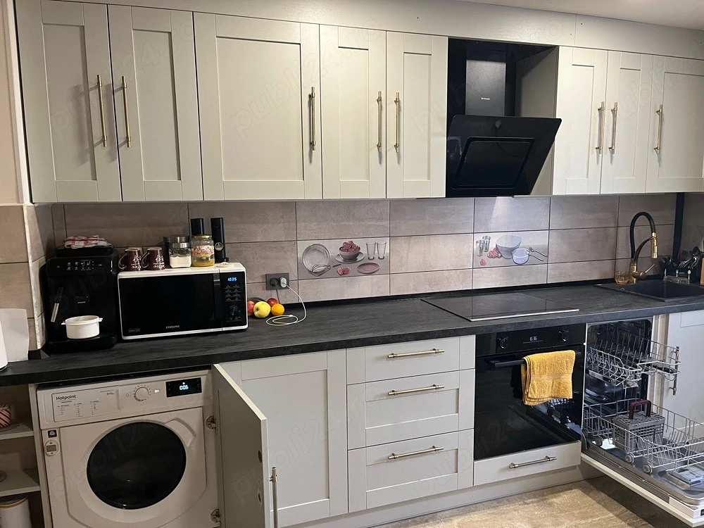 vand apartament 3 camere