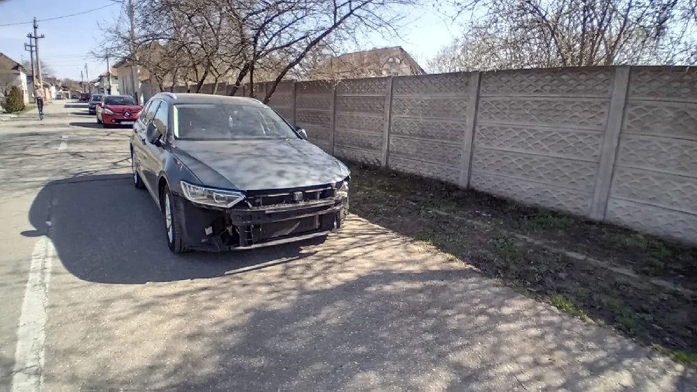 Dezmembrez passat b8 