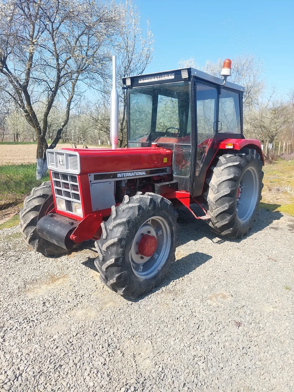 Tractor International 844