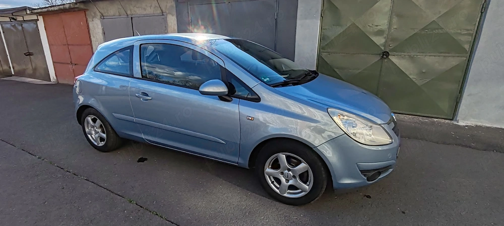 Opel Corsa D 1,2 Benzină, Cutie automată easytronic, înmatriculată RO