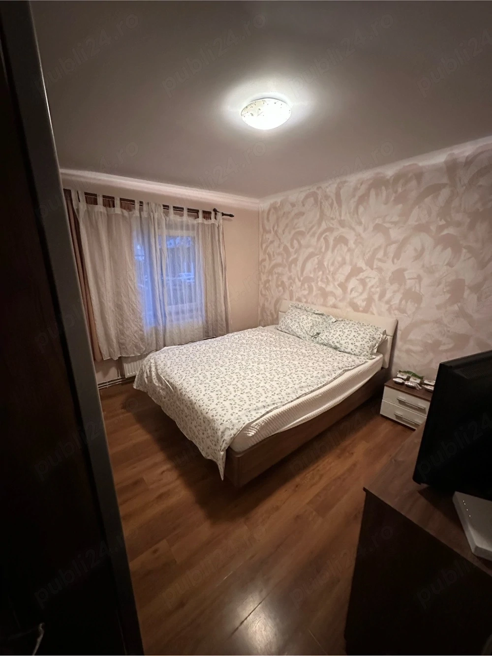 Ofer spre inchiriere apartament  cu 2 camere   in baia mare 