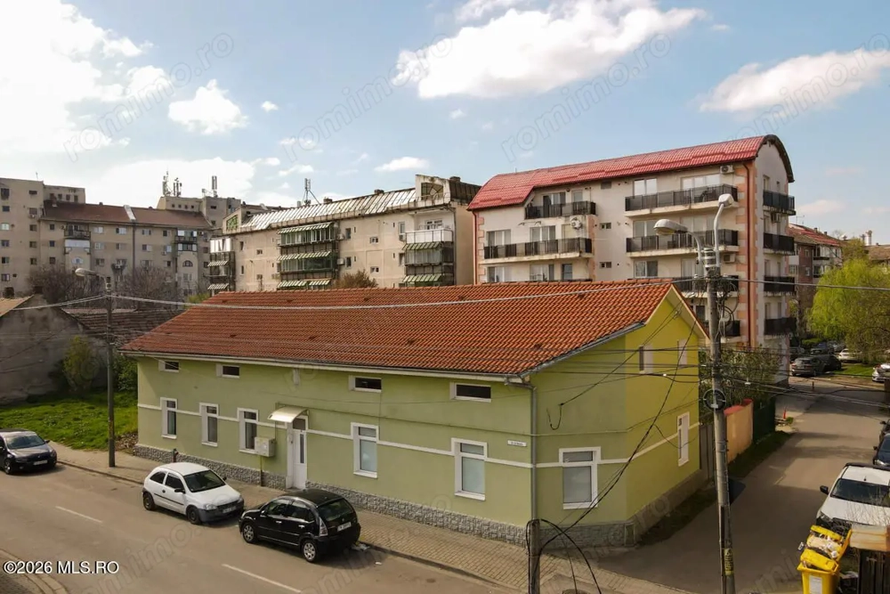 Lunei - Ion Neculce, 2 Apartamente. Mansarda 157 mp. Anexe, Lot 475 mp