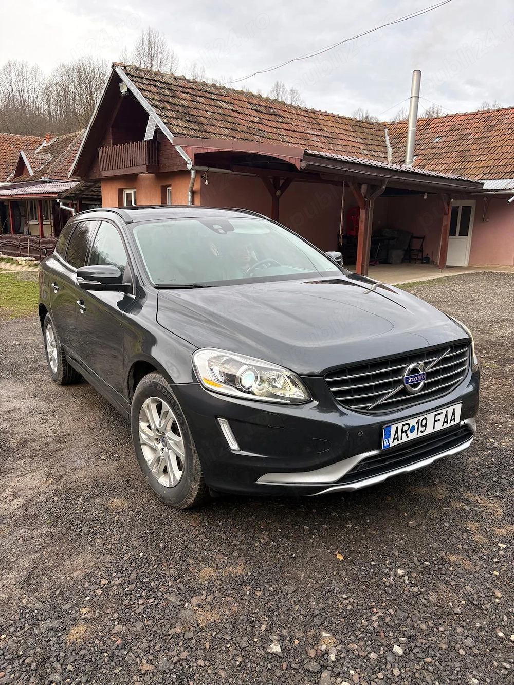 Vând XC 60