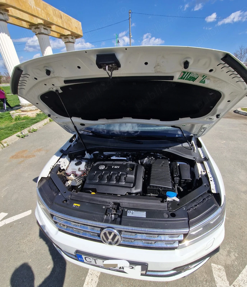 Volkswagen Tiguan-R Line-2017-automat