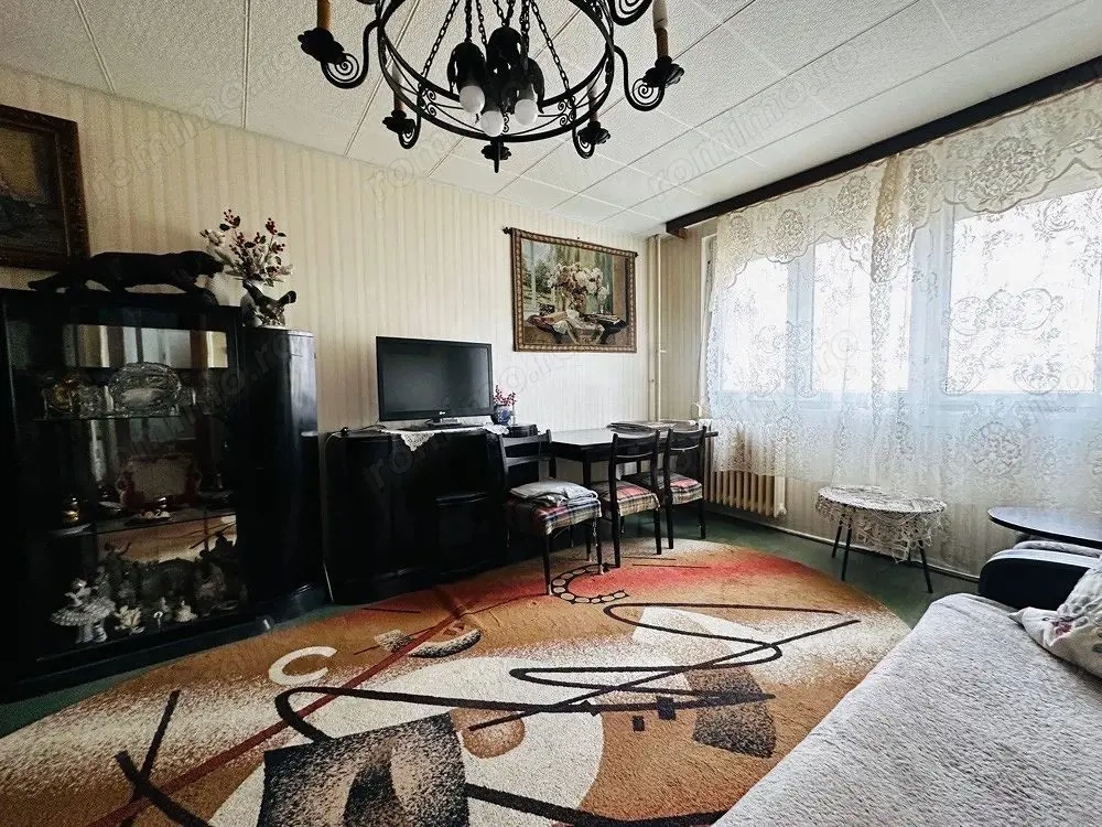 Apartament 3 camere, Bld. Brancoveanu. Decomandat.